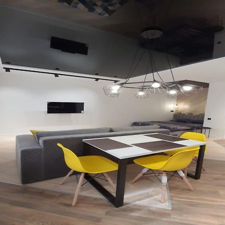 New Lux Apartment 2020 Kharkiv Bagian luar foto