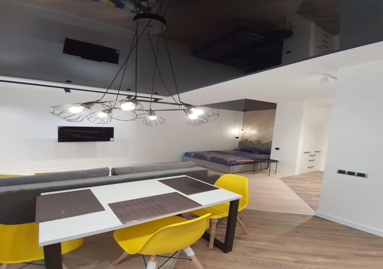 New Lux Apartment 2020 Kharkiv Bagian luar foto