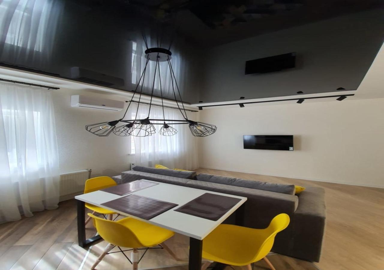 New Lux Apartment 2020 Kharkiv Bagian luar foto