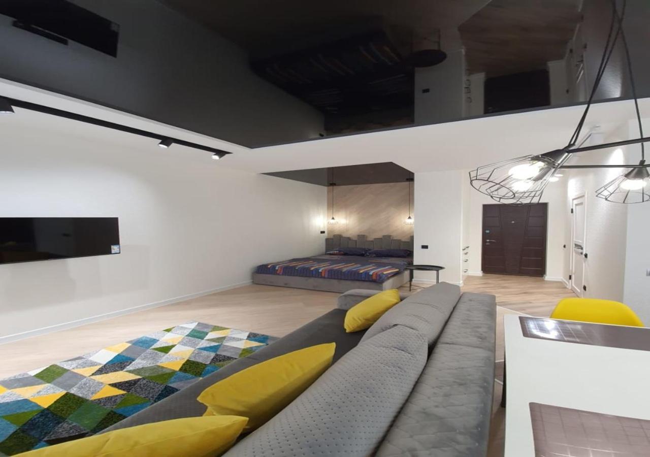 New Lux Apartment 2020 Kharkiv Bagian luar foto