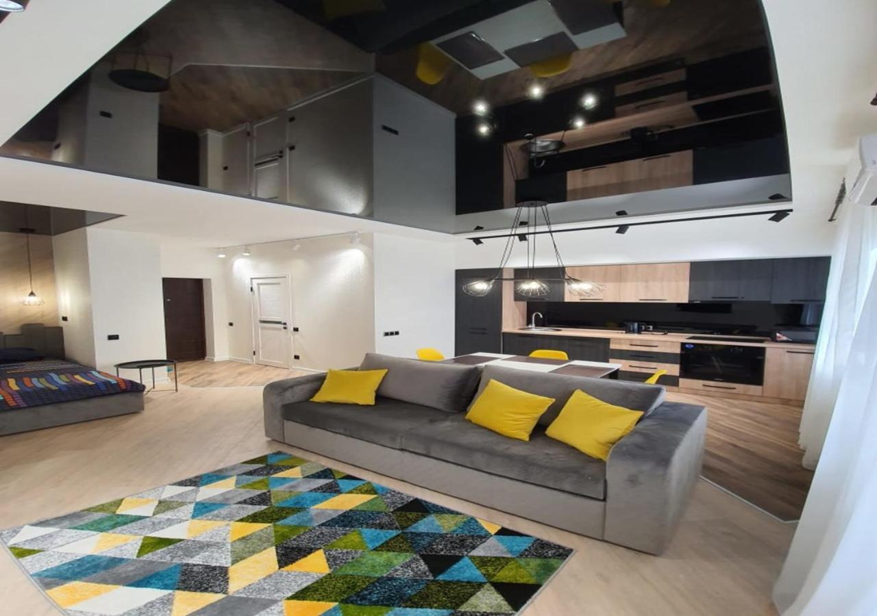 New Lux Apartment 2020 Kharkiv Bagian luar foto
